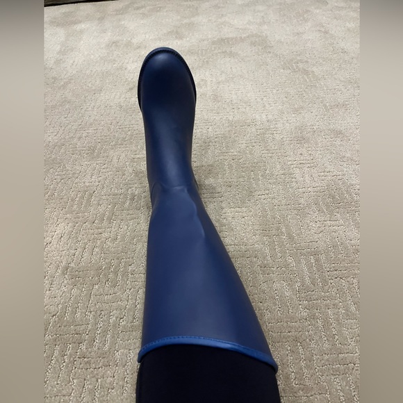 Bitten Sarah Jessica Parker Rainboots - Picture 2 of 11